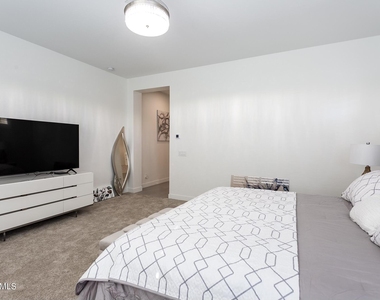 8543 W Palo Verde Drive - Photo Thumbnail 25