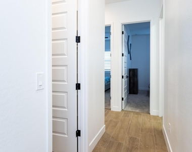8543 W Palo Verde Drive - Photo Thumbnail 13