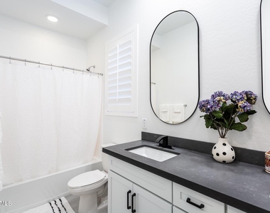 8543 W Palo Verde Drive - Photo Thumbnail 16
