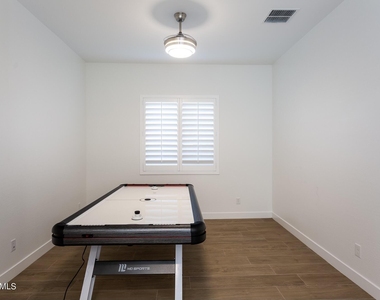 8543 W Palo Verde Drive - Photo Thumbnail 9