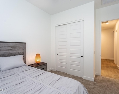 8543 W Palo Verde Drive - Photo Thumbnail 20