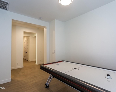 8543 W Palo Verde Drive - Photo Thumbnail 11