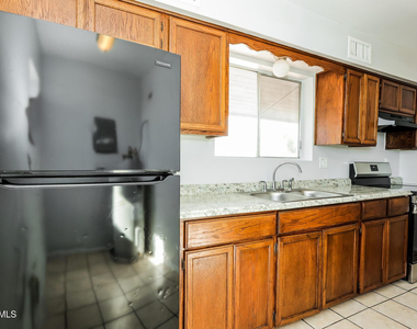 553 W Rio Salado Parkway - Photo Thumbnail 4