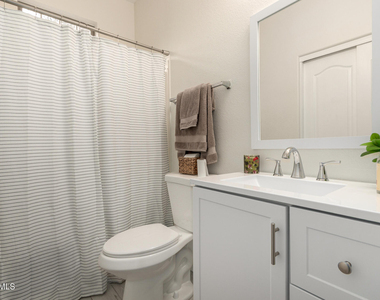 240 W Juniper Avenue - Photo Thumbnail 25