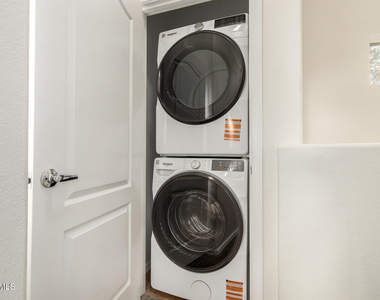 240 W Juniper Avenue - Photo Thumbnail 26