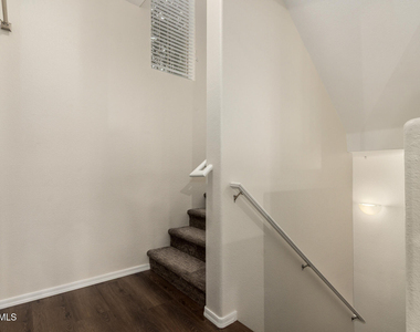 240 W Juniper Avenue - Photo Thumbnail 17