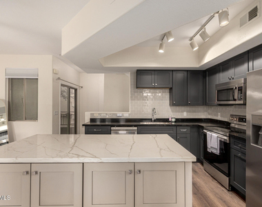 240 W Juniper Avenue - Photo Thumbnail 4