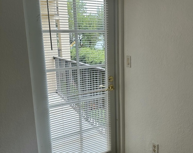 1801 N Flagler Drive - Photo Thumbnail 5