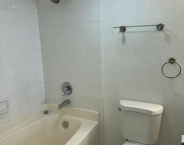 1801 N Flagler Drive - Photo Thumbnail 9