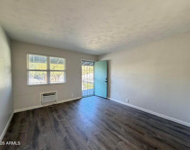 829 N 4th Avenue - Photo Thumbnail 1