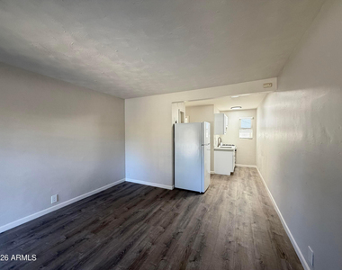 829 N 4th Avenue - Photo Thumbnail 2