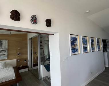 1041 Hillsboro - Photo Thumbnail 8