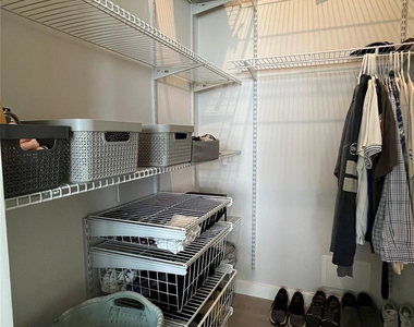 1041 Hillsboro - Photo Thumbnail 11