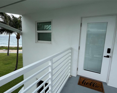 1041 Hillsboro - Photo Thumbnail 19
