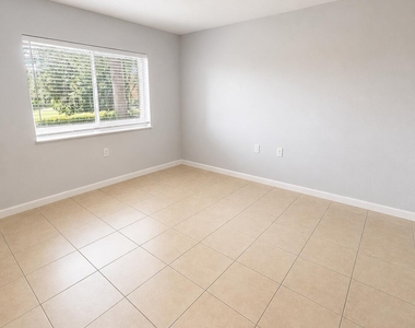 281 Sw Palm Drive - Photo Thumbnail 10