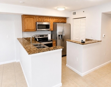 281 Sw Palm Drive - Photo Thumbnail 3