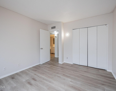 2352 E Broadway Road - Photo Thumbnail 7