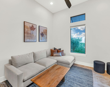 5413 E Juniper Canyon Drive - Photo Thumbnail 19
