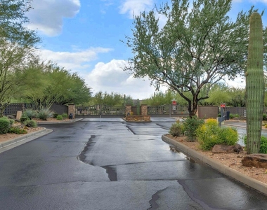 5413 E Juniper Canyon Drive - Photo Thumbnail 32
