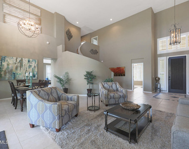 1740 W Bartlett Way - Photo Thumbnail 4
