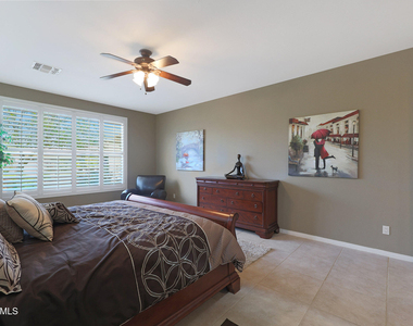 1740 W Bartlett Way - Photo Thumbnail 12