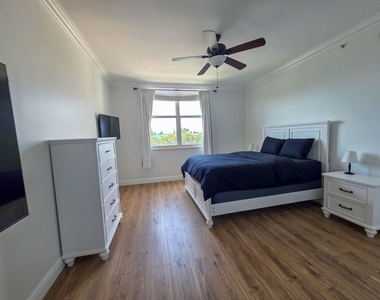 806 E Windward Way - Photo Thumbnail 25