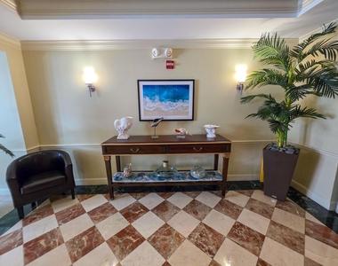 806 E Windward Way - Photo Thumbnail 31