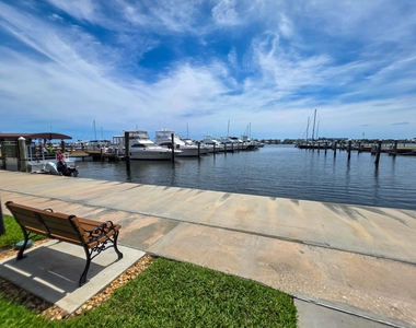 806 E Windward Way - Photo Thumbnail 38