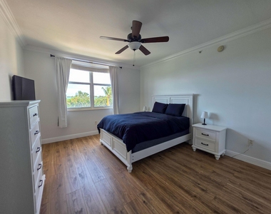 806 E Windward Way - Photo Thumbnail 22