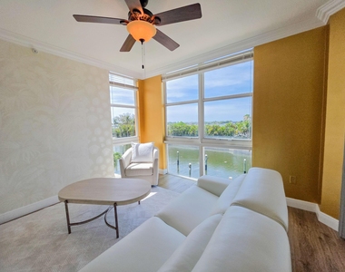 806 E Windward Way - Photo Thumbnail 6