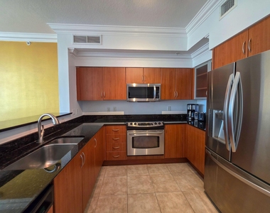806 E Windward Way - Photo Thumbnail 8
