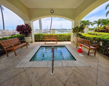 806 E Windward Way - Photo Thumbnail 34