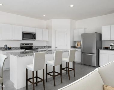 47662 W Mellen Lane - Photo Thumbnail 4