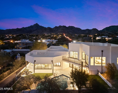 3135 E Palo Verde Drive - Photo Thumbnail 49