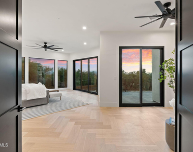3135 E Palo Verde Drive - Photo Thumbnail 25