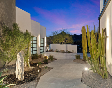 3135 E Palo Verde Drive - Photo Thumbnail 38