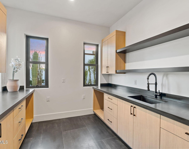 3135 E Palo Verde Drive - Photo Thumbnail 44