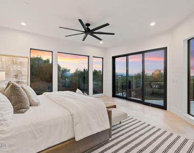 3135 E Palo Verde Drive - Photo Thumbnail 27