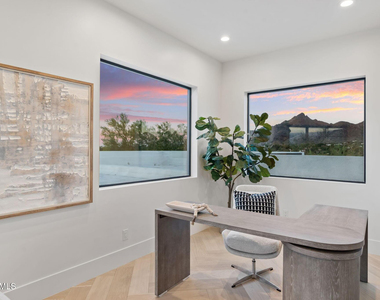 3135 E Palo Verde Drive - Photo Thumbnail 24
