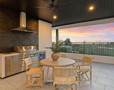 3135 E Palo Verde Drive - Photo Thumbnail 41