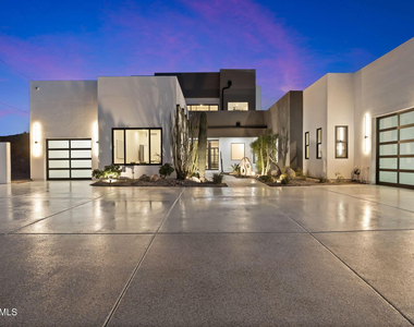 3135 E Palo Verde Drive - Photo Thumbnail 37