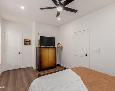 12005 N Panorama Drive - Photo Thumbnail 19
