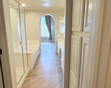20802 N Grayhawk Drive - Photo Thumbnail 8