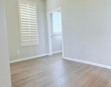 20802 N Grayhawk Drive - Photo Thumbnail 9