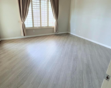 20802 N Grayhawk Drive - Photo Thumbnail 5