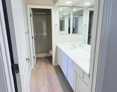 20802 N Grayhawk Drive - Photo Thumbnail 14