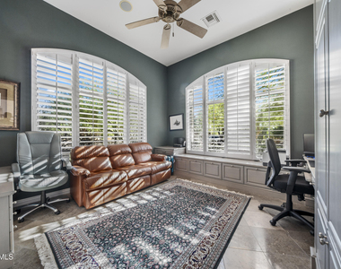 8350 E Via Del Sol Drive - Photo Thumbnail 32