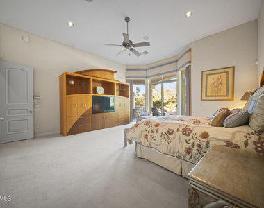 8350 E Via Del Sol Drive - Photo Thumbnail 21