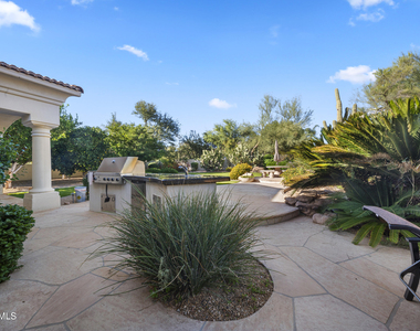 8350 E Via Del Sol Drive - Photo Thumbnail 39