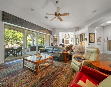 8350 E Via Del Sol Drive - Photo Thumbnail 15